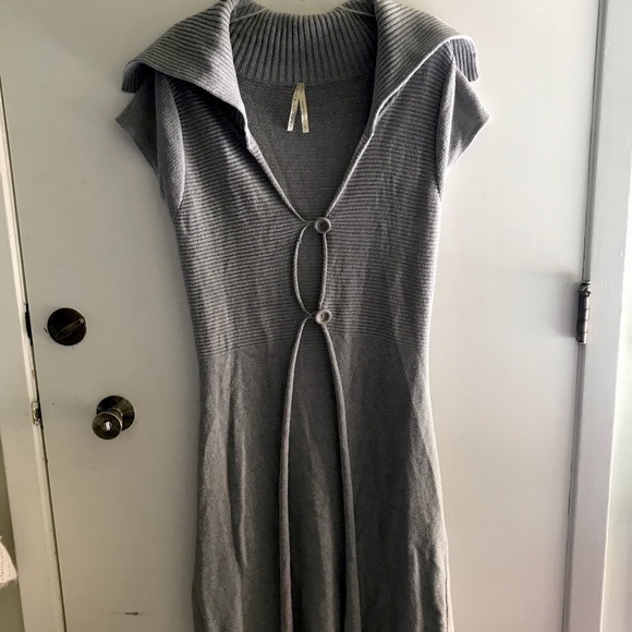 High Sierra Sweaters - High Sierra cap sleeve button long cardigan L